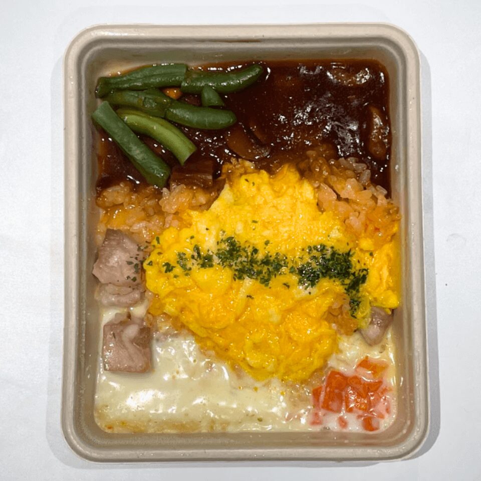 フレンチ仕立てのオムライス -2種のソースを添えて-