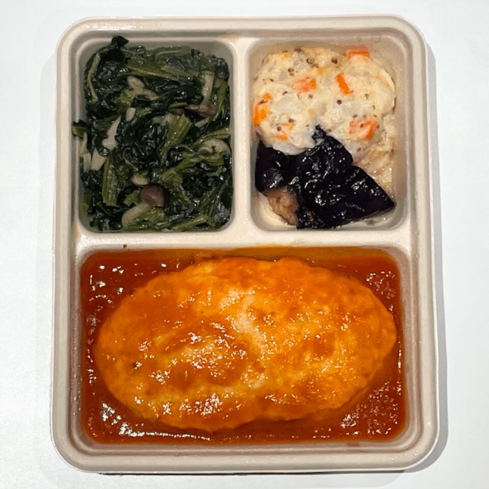 鶏のハンバーグ にんにくトマトソース