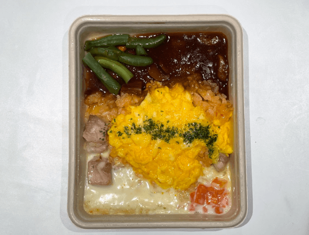 フレンチ仕立てのオムライス -2種のソースを添えて-