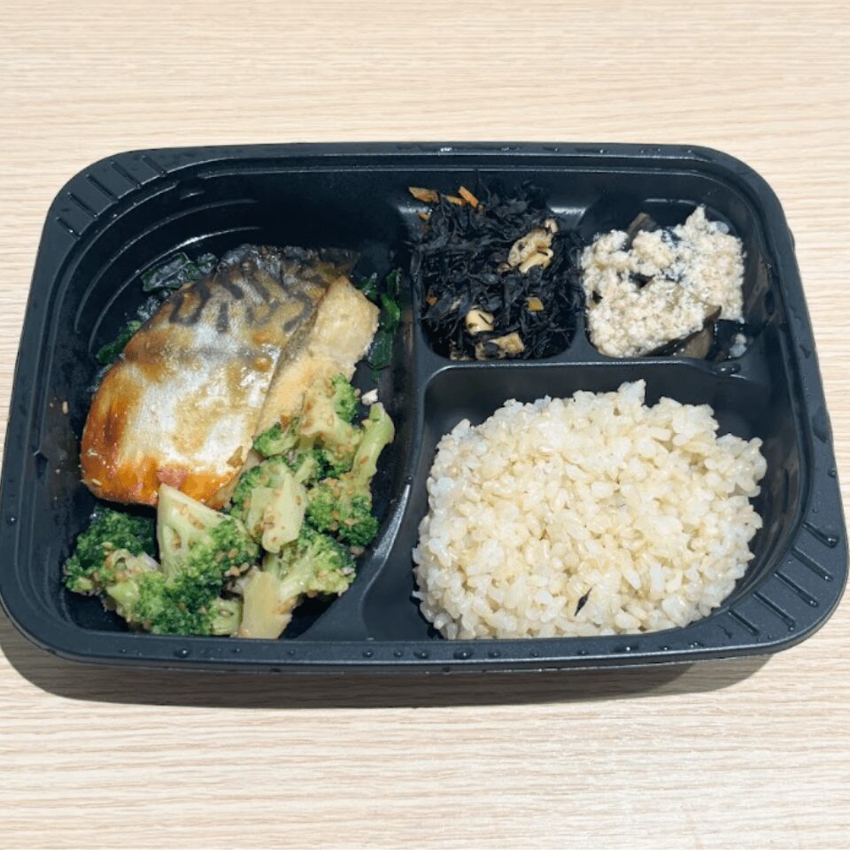 特製醤油と味噌で仕込んだジューシー鯖の味噌焼き