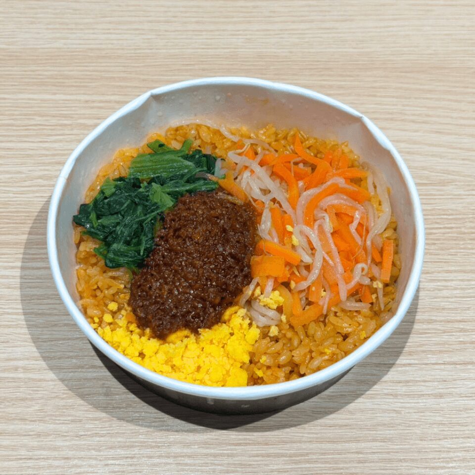 コチュジャンの風味豊かな具だくさんビビンバ