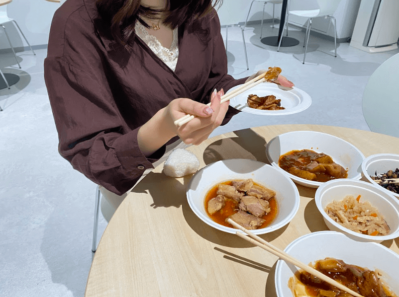 編集部で実際にFitDishの惣菜を試食した際の写真