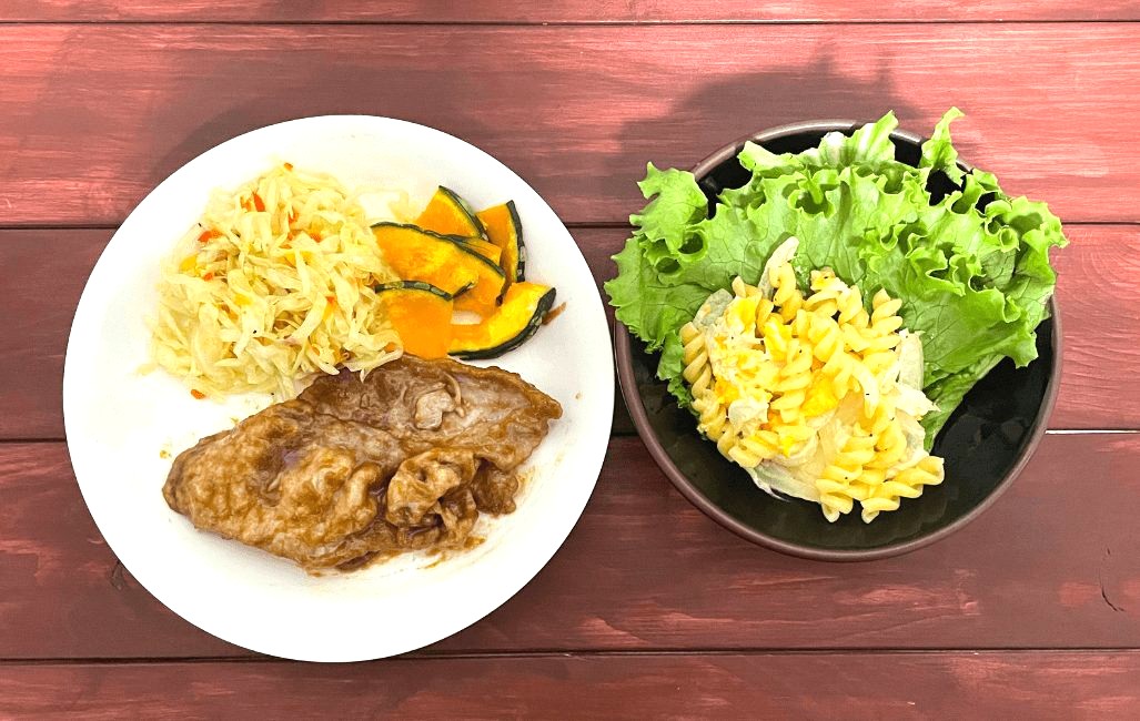 野菜と食べるみそ豚やきセット(タルタルマカロニサラダ)完成