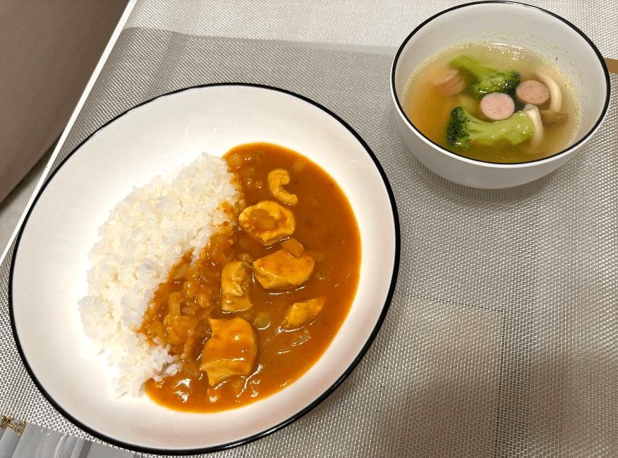 バターチキンカレーセット(ウインナーときのこのコンソメスープ)完成